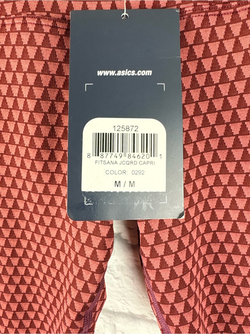 NWT ASICS Burgundy Geometric Capri Leggings | Size Medium - Picture 9 of 14